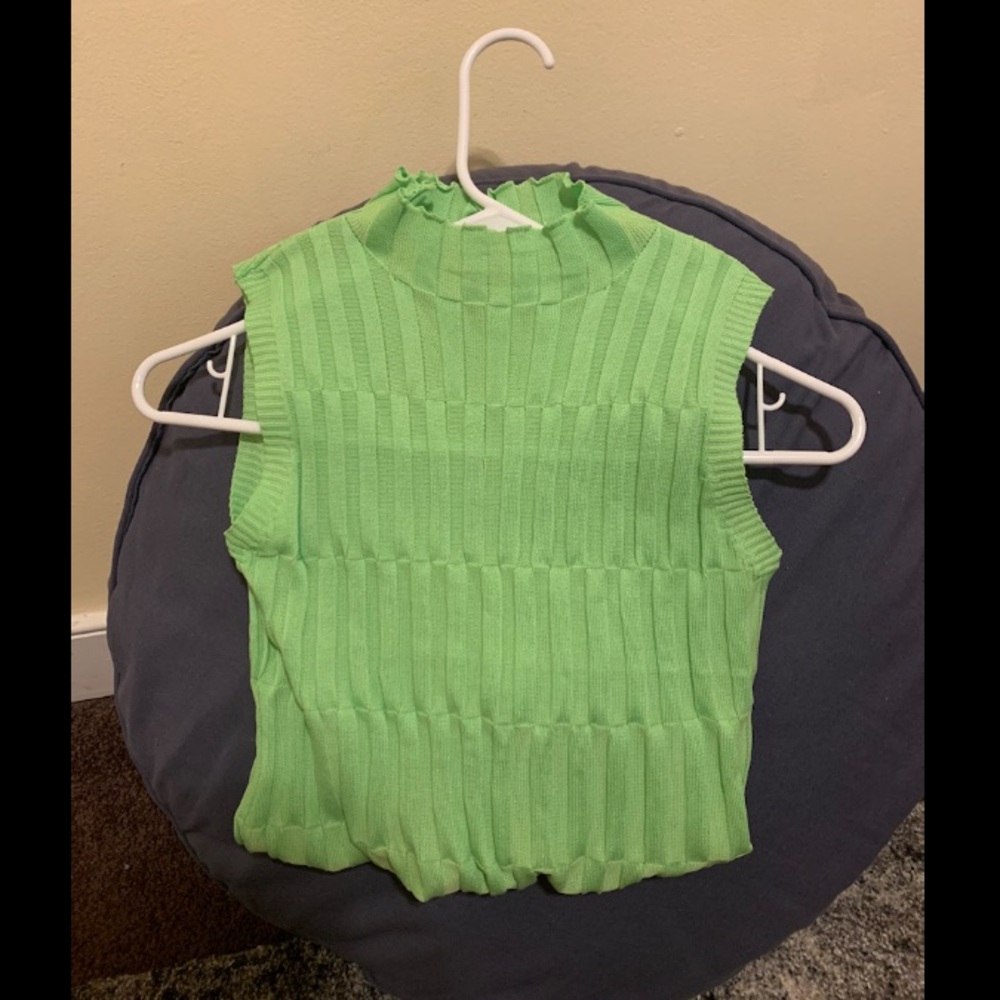 VERGE GIRL- green lightweight knit tank